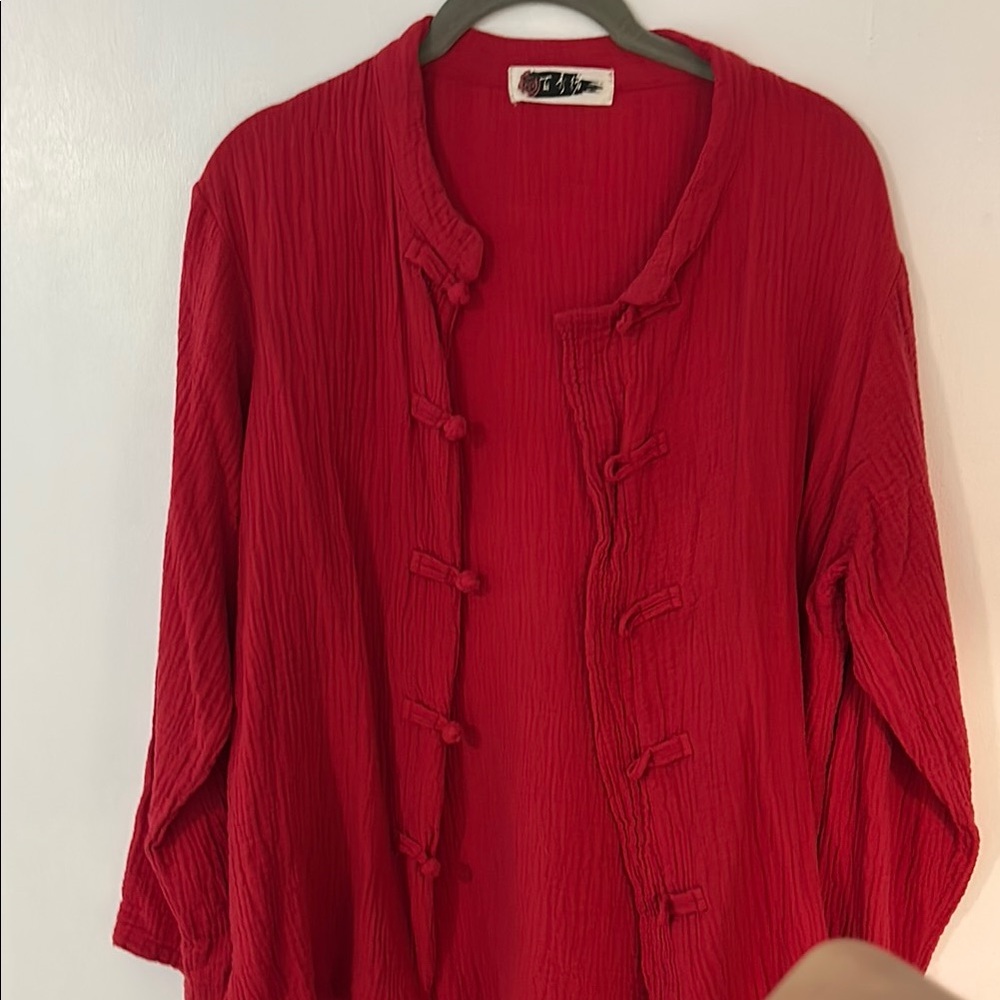 Cotton gauze frog clasp shirt in red